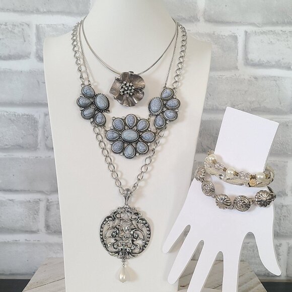 Vintage to Modern Lot Jewelry Silver Tone Blue Necklaces Bracelets Avon L&F etc - Picture 1 of 12